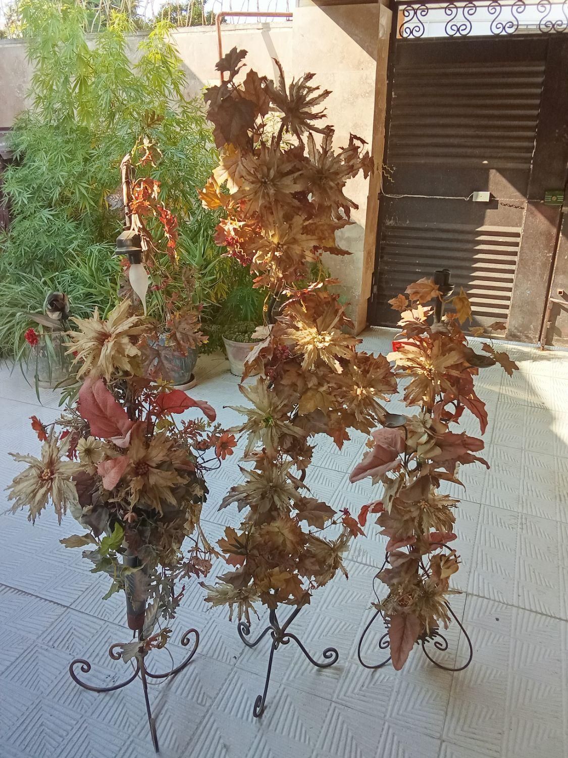 گل مصنوعی پایه فرفورژه دارای چراغ خواب،|مبلمان خانگی و میز عسلی|بهنمیر, |دیوار