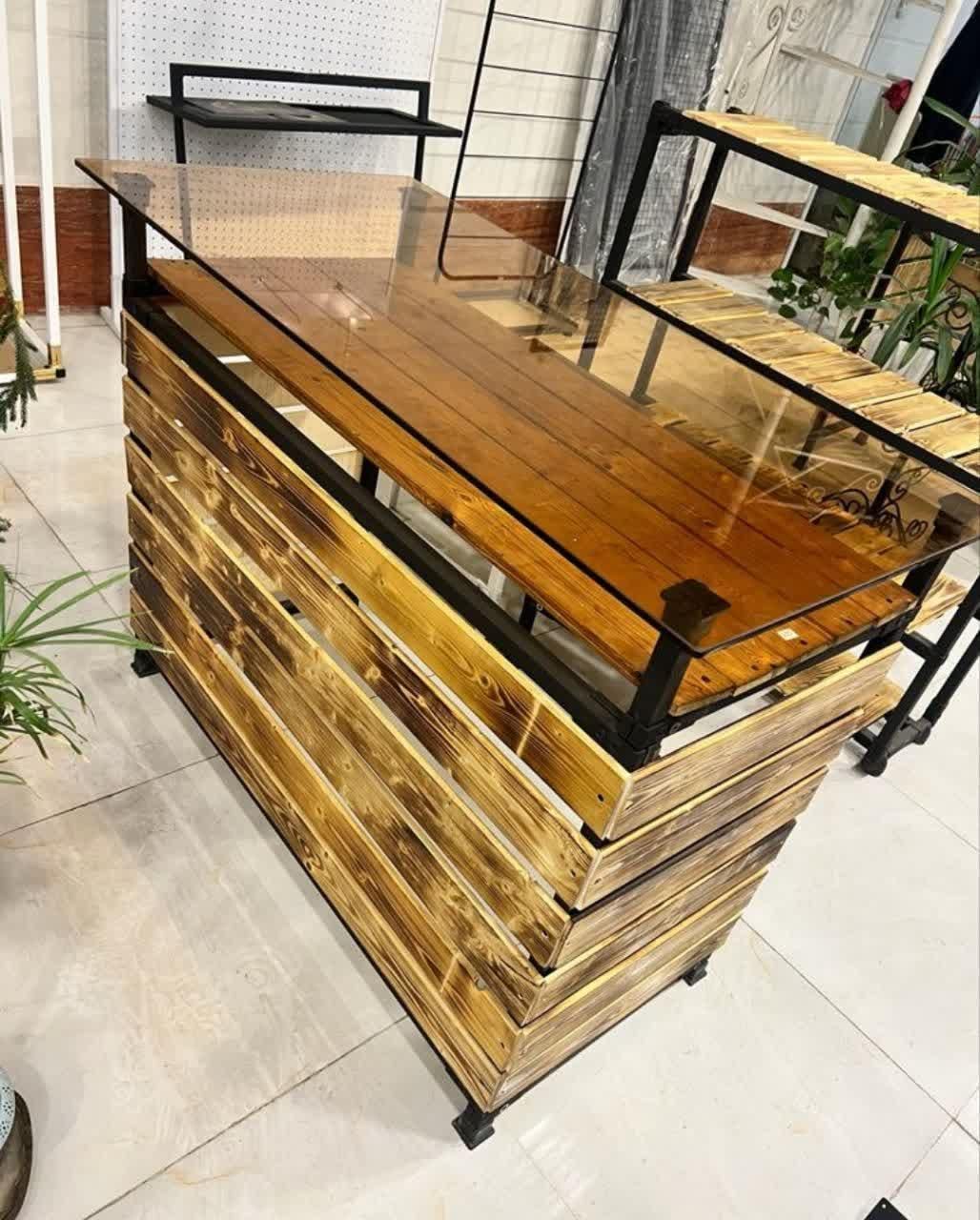 ویترین پیشخوان چوب پروفیل|فروشگاه و مغازه|یزد, |دیوار