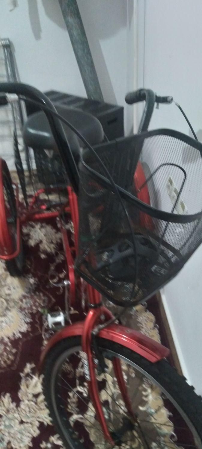 سه چرخه|دوچرخه، اسکیت، اسکوتر|صومعه‌سرا, |دیوار