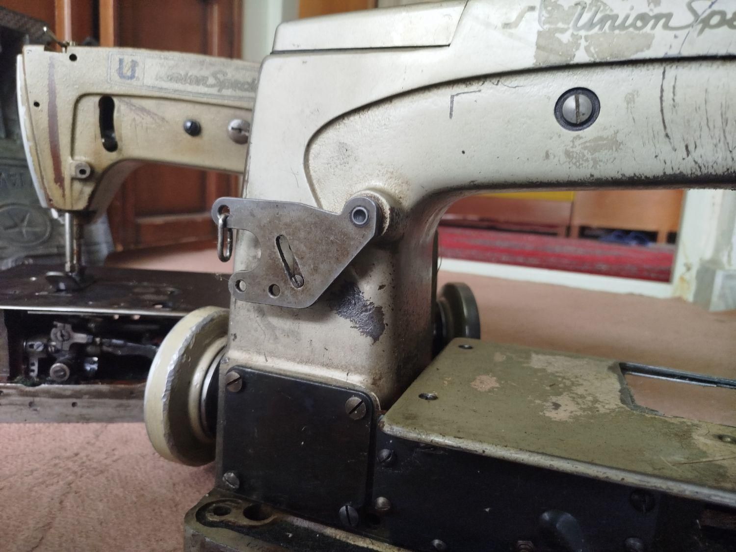 چرخ صنعتی گونی دوزی یون یون|چرخ خیاطی و ریسندگی|تبریز, |دیوار