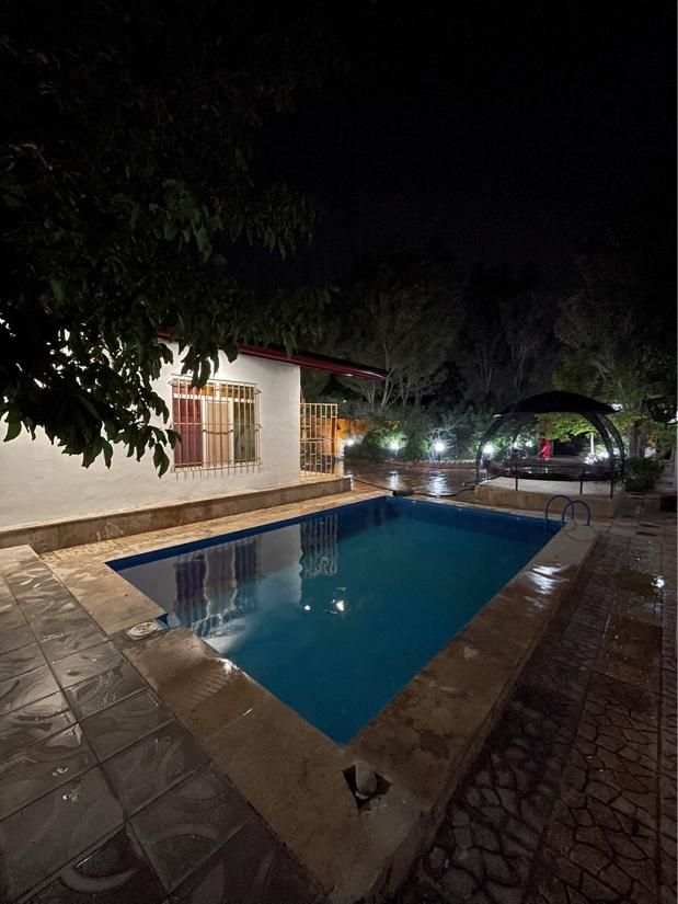 باغ ویلا/اجاره روزانه دورهمی/حمید حاجیلو|اجارهٔ کوتاه‌مدت ویلا و باغ|ماهدشت, |دیوار