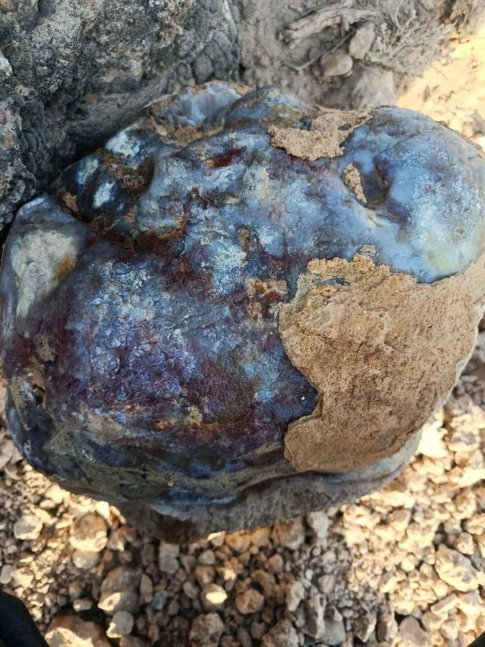 سنگ عقیق|کلکسیون اشیاء عتیقه|شیراز, میانرود|دیوار