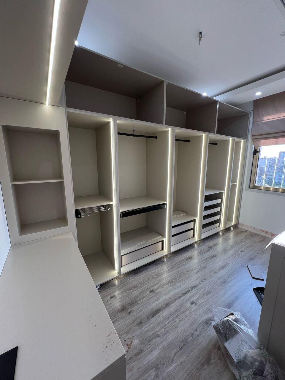 کلوزت|جاکفشی، کمد، دراور|مشهد, فلسطین|دیوار