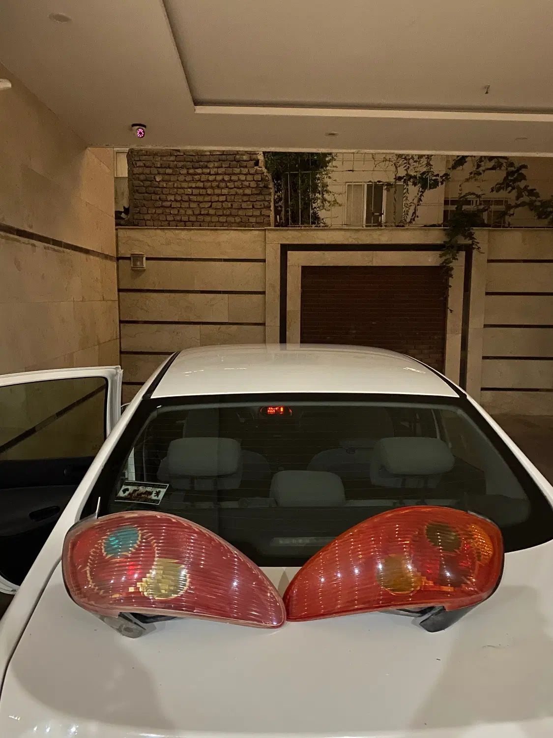 چراغ خطر ۲۰۶ sd صندوقدار|قطعات یدکی و لوازم جانبی|مشهد, سناباد|دیوار