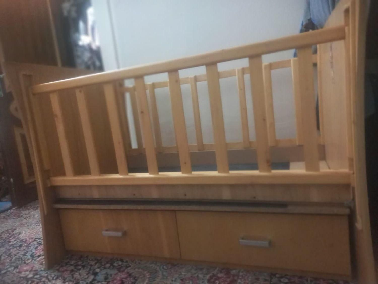 تخت نوزاد بخاری گازی شومینه یخچال وفریزه هیمالیا|تخت و صندلی بچه|خمینی‌شهر, |دیوار