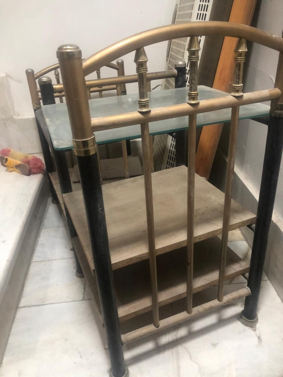 میز تلفن|میز تلفن|اصفهان, خواجو|دیوار