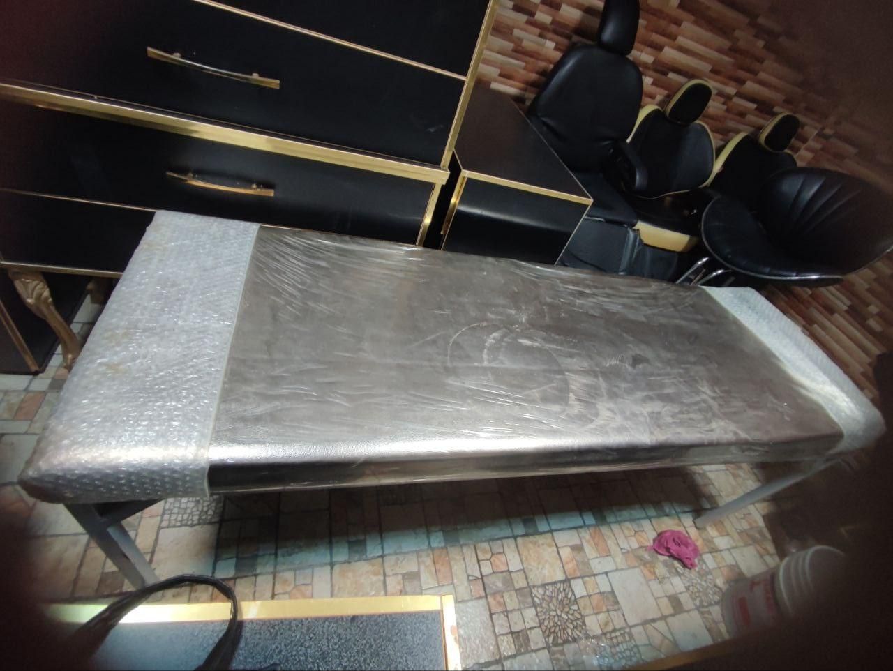 فروش آیینه کنسول صندلی برقی آرایشگاه تخت اپیلاسیون|آرایشگاه و سالنهای زیبایی|لاهیجان, قیام|دیوار