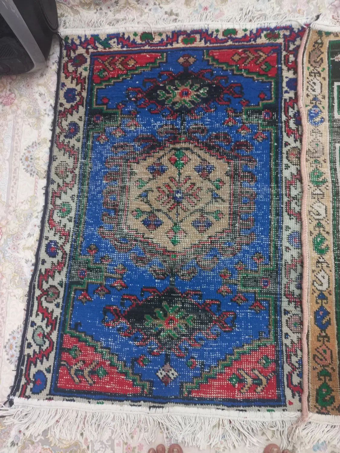 یک جفت قالیچه دستباف کلکسیونی قدمت دار|کلکسیون اشیاء عتیقه|تهران, دولاب|دیوار