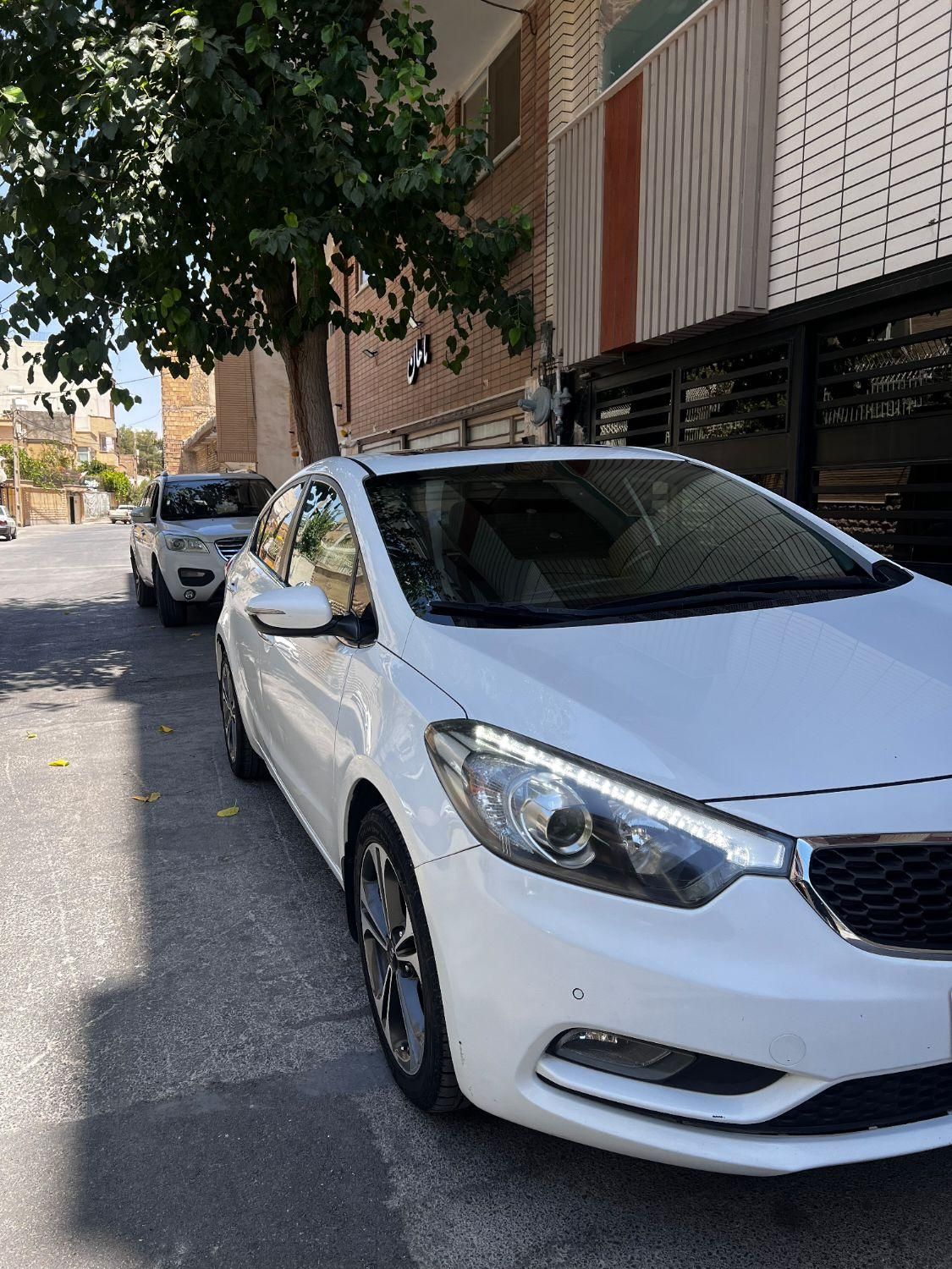 کیا سراتو اتوماتیک 2000cc، مدل ۲۰۱۴ فول|خودرو سواری و وانت|اصفهان, برازنده|دیوار
