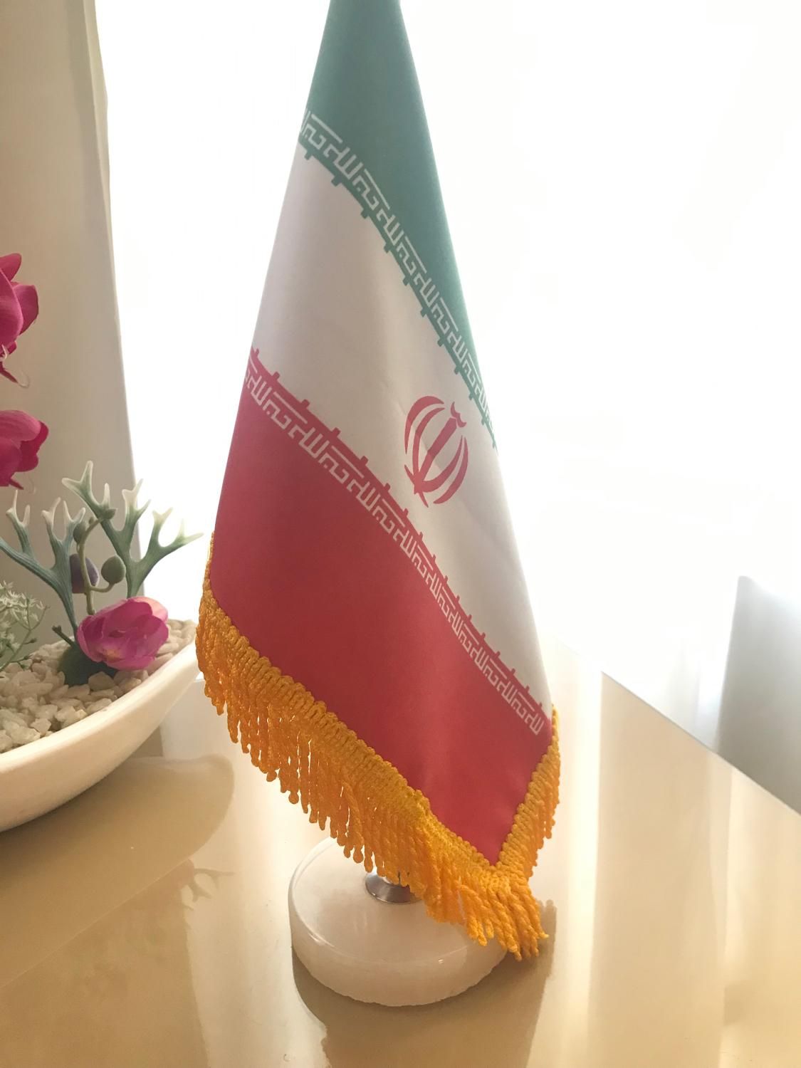 پرچم رومیزی یک عدد|صنایع دستی و سایر لوازم تزئینی|تهران, شهران شمالی|دیوار