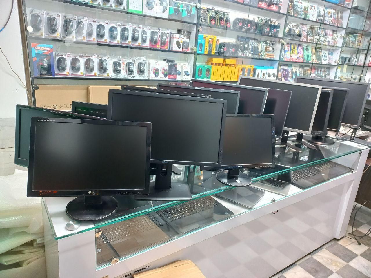فروش انواع مانیتور 17*19*22*23*24|قطعات و لوازم جانبی رایانه|مشهد, طلاب|دیوار