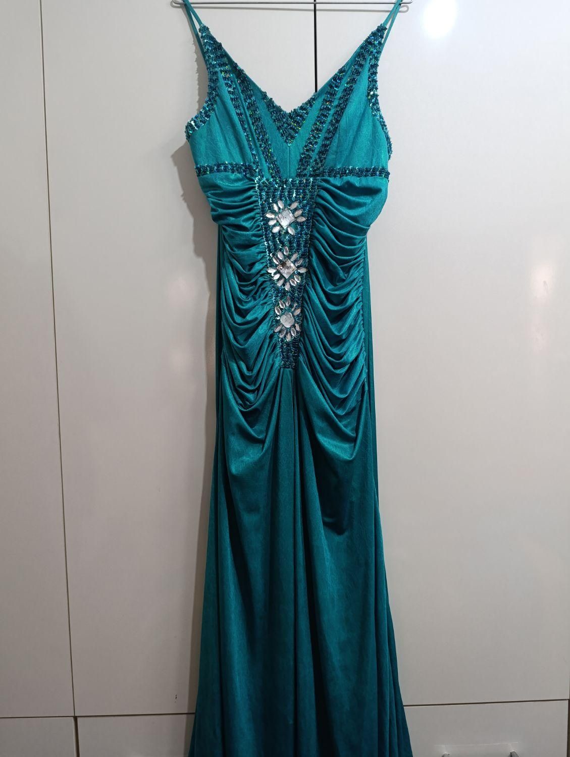 لباسها همه سالم|لباس|نیشابور, مسکن مهر نور|دیوار