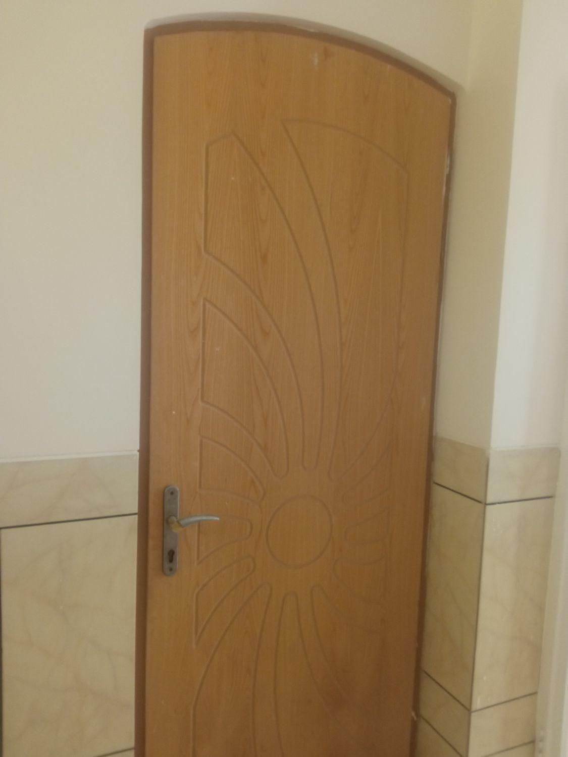 درب چوبی باچهارچوب ودوعدد پنجره ویک عددفریزر|مصالح و تجهیزات ساختمان|اصفهان, اندوان|دیوار