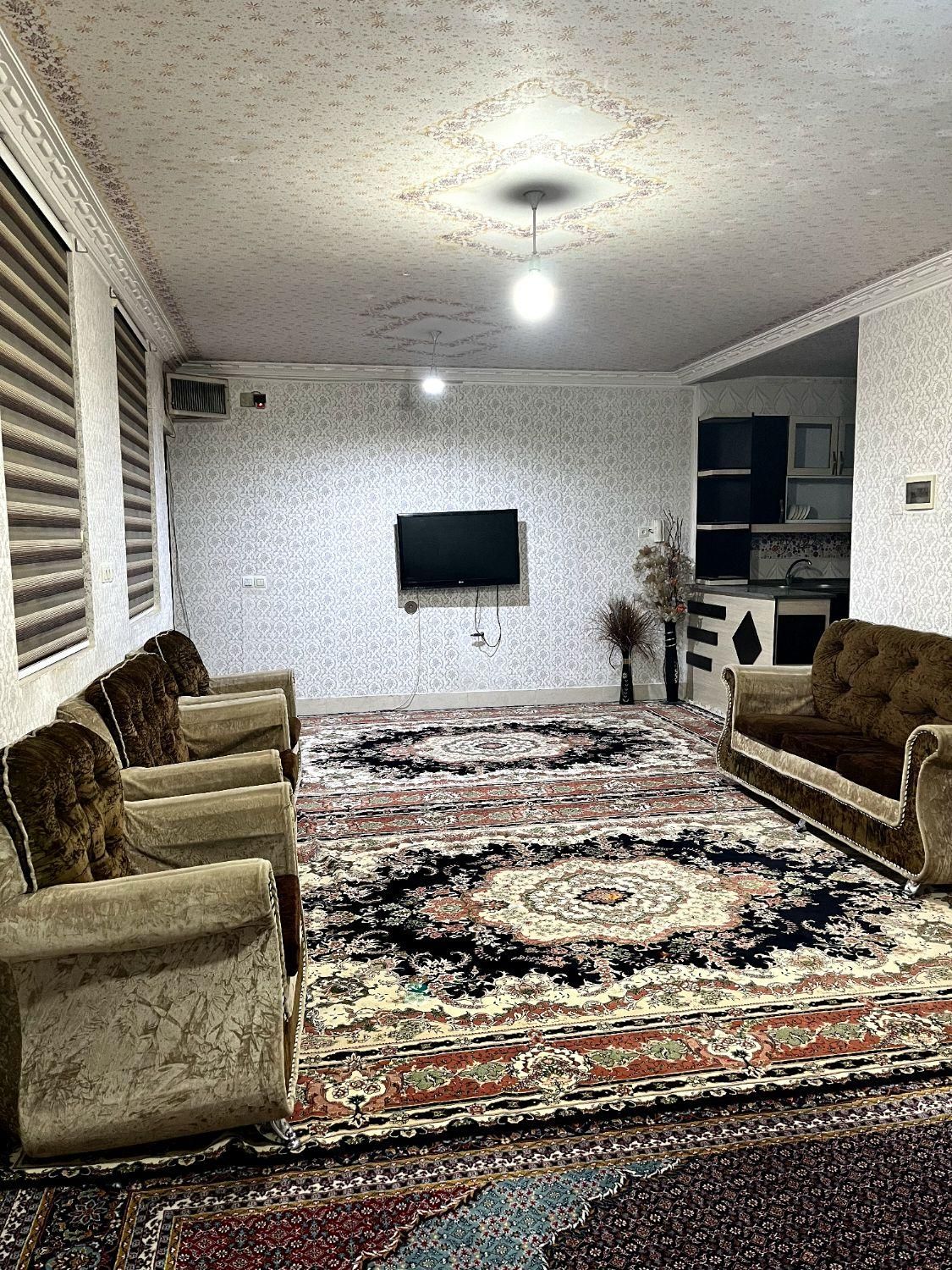 منزل مبله ۵کیلومتری تخت جمشید|اجارهٔ کوتاه‌مدت آپارتمان و سوئیت|مرودشت, شهرک مهدیه|دیوار