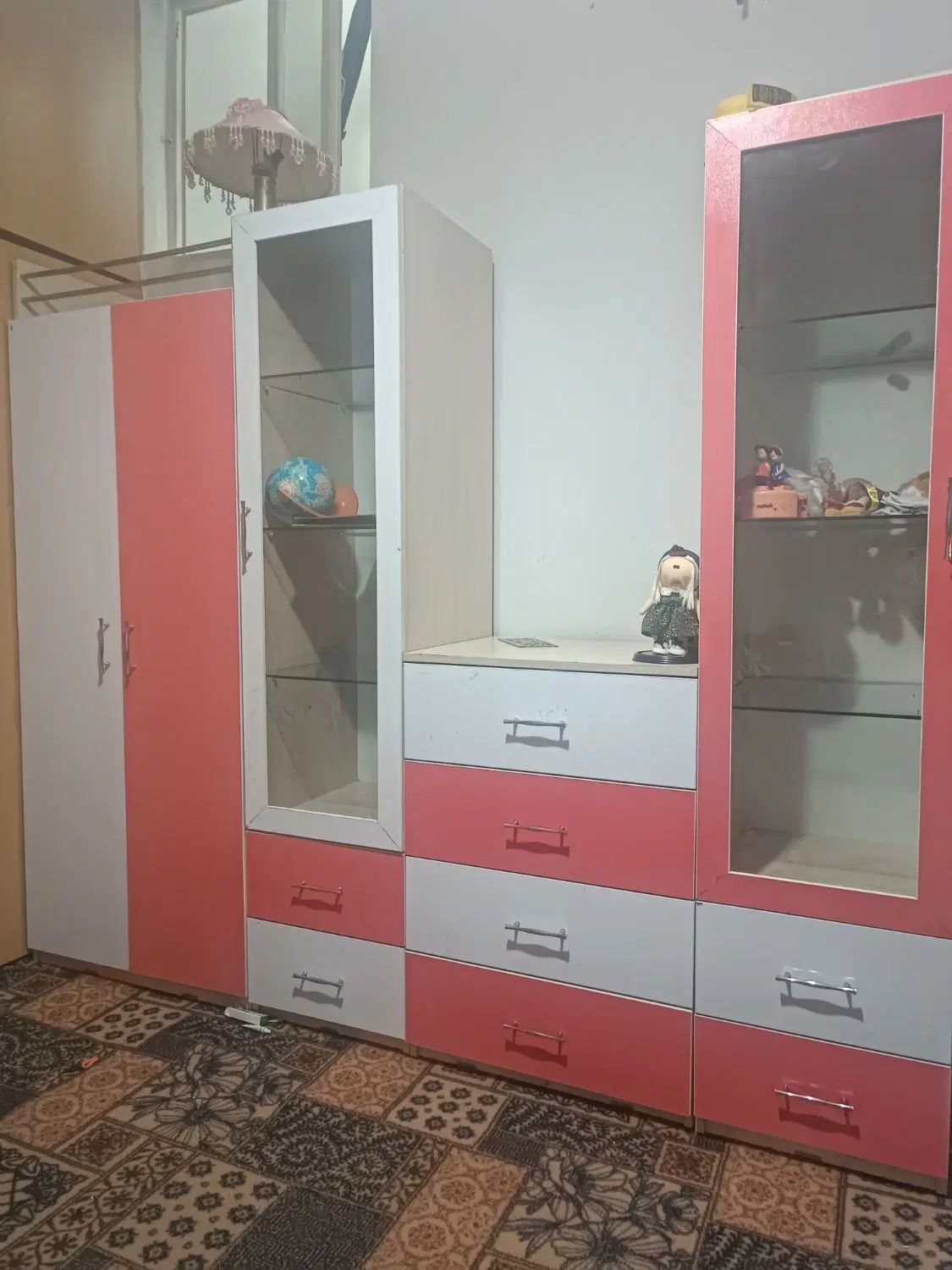 سرویس خواب|تخت و سرویس خواب|اصفهان, رزمندگان|دیوار