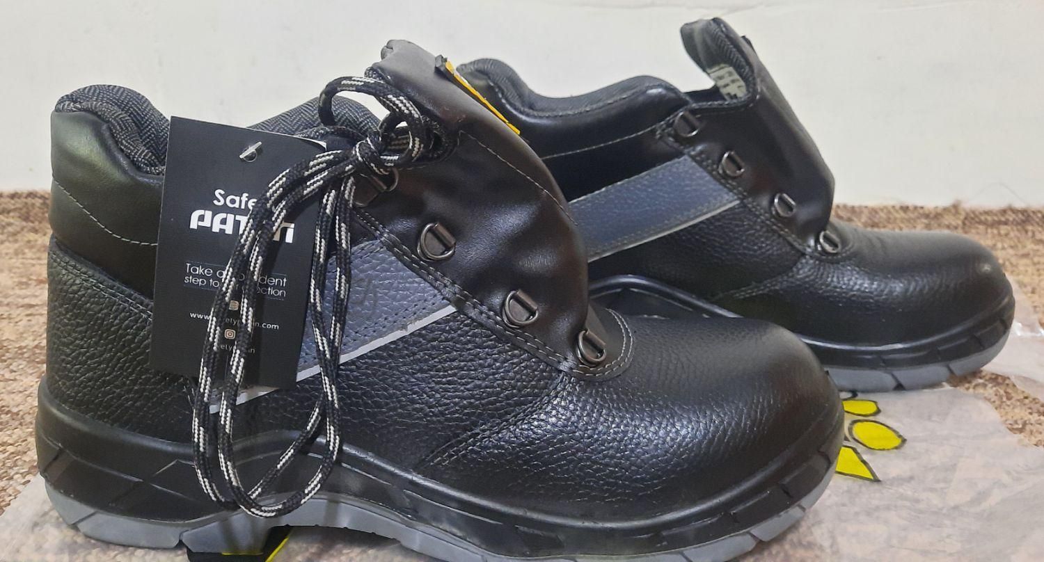 کفش ایمنی|کیف، کفش، کمربند|جم, |دیوار