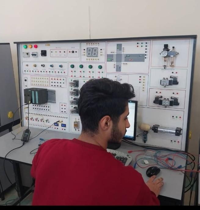 آموزش برق صنعتی/ PLC/ برد/ مدرک فنی وحرفه ای|خدمات آموزشی|مسجد سلیمان, |دیوار