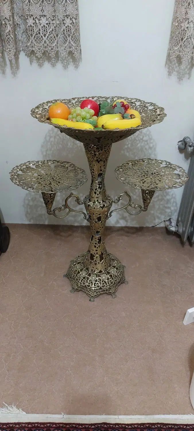 میوه خوری پایه دار برنز برنجی کنار سالنی|ظروف سرو و پذیرایی|اراک, |دیوار