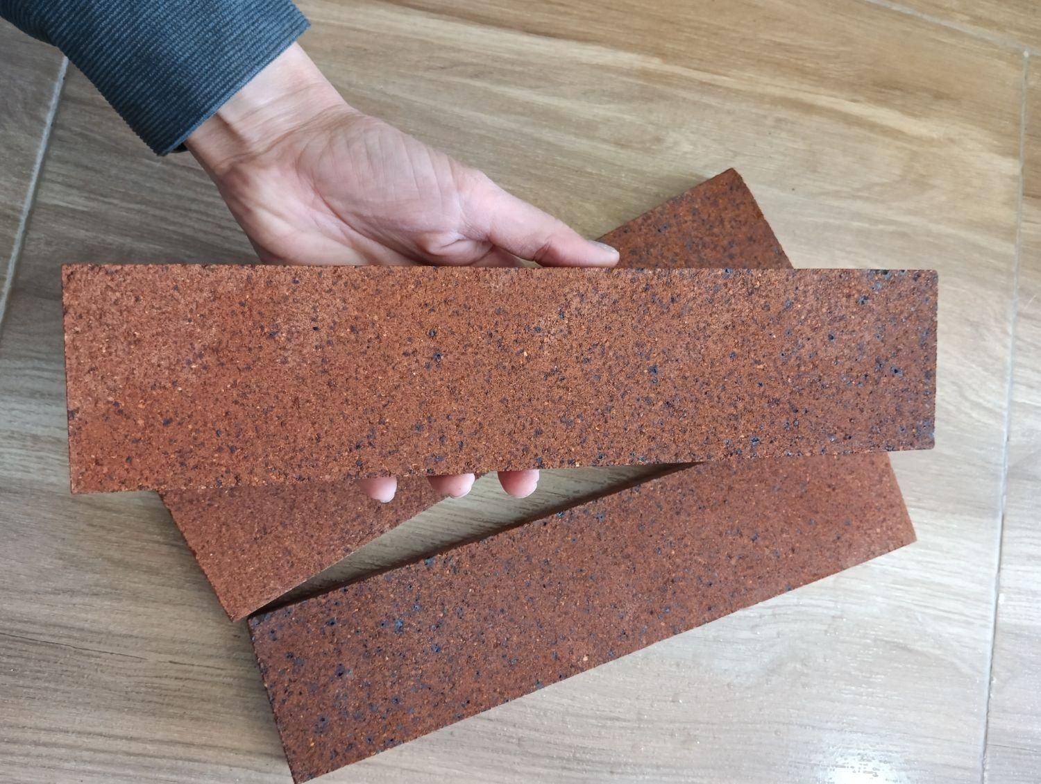 فروش انواع آجر نسوز|مصالح و تجهیزات ساختمان|اصفهان, باغ فدک|دیوار