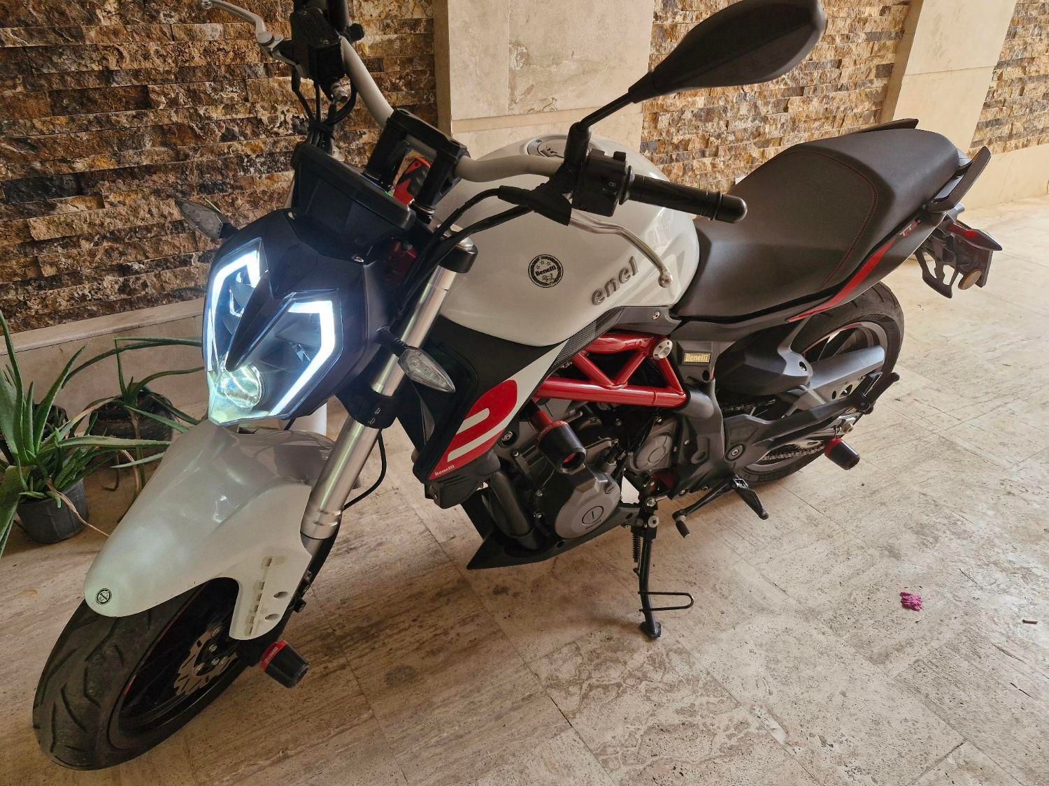 بنلی جفت 300|موتورسیکلت|کاشان, فین کوچک|دیوار