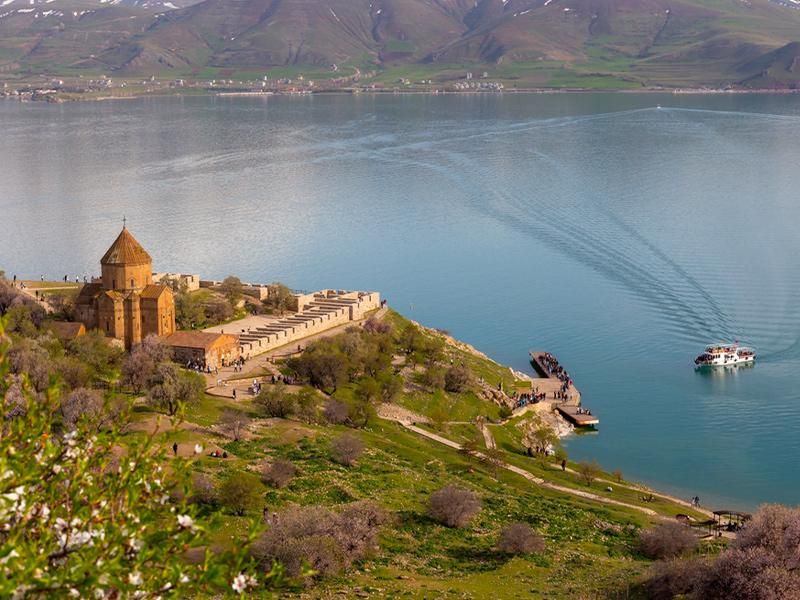 تور تفلیس / وان / ارمنستان / باتومی|تور و چارتر|رشت, آزادگان|دیوار