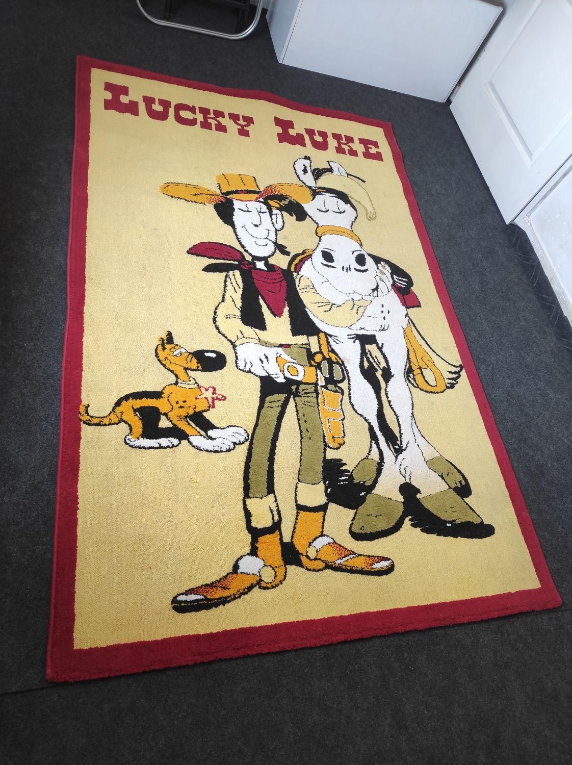 فرش|فرش|هشتگرد, فاز ۷ مهستان|دیوار