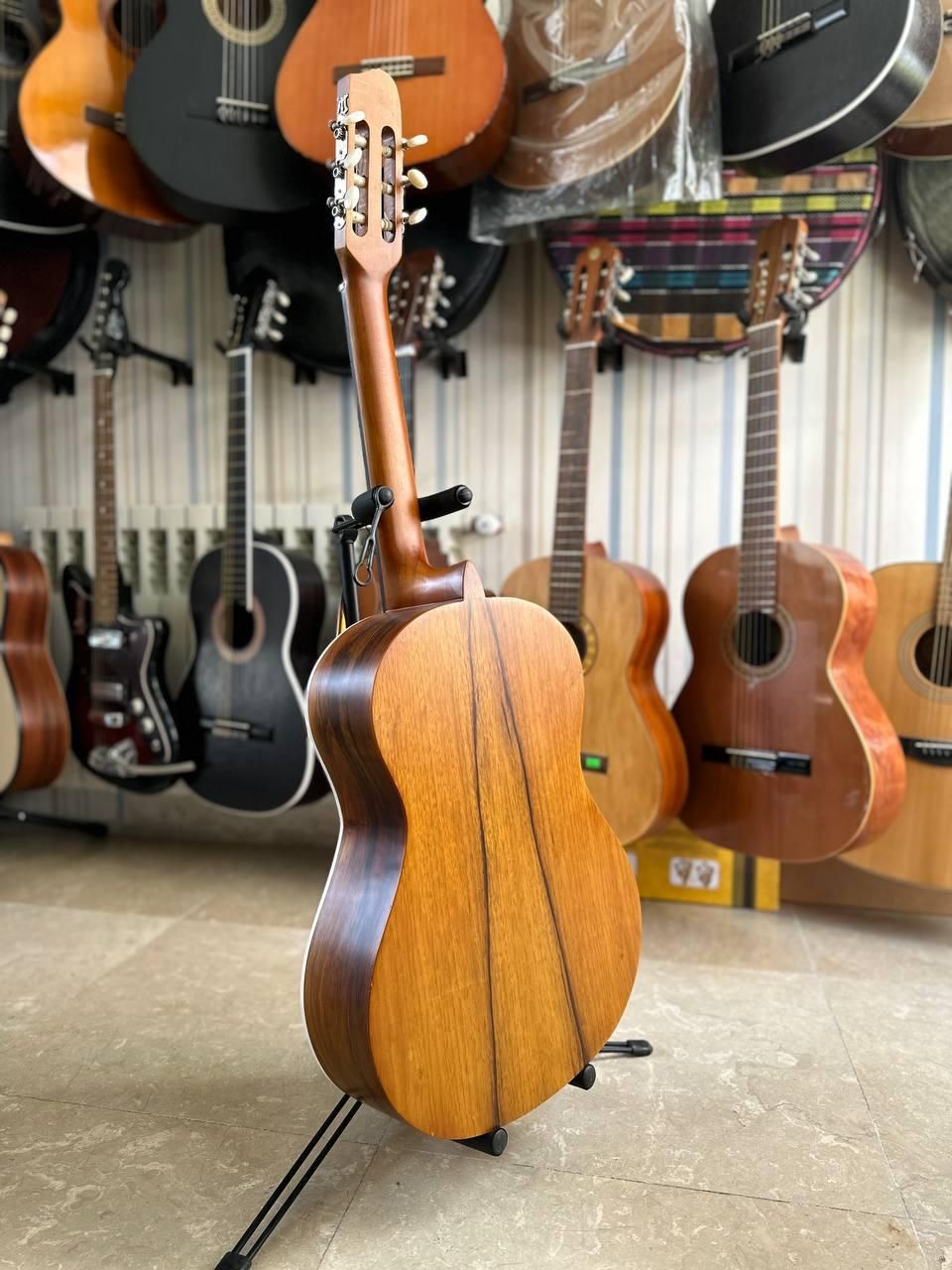 گیتار angel آکبند در موزیک ارژنگ|گیتار، بیس، امپلیفایر|پردیس, فاز ۳|دیوار