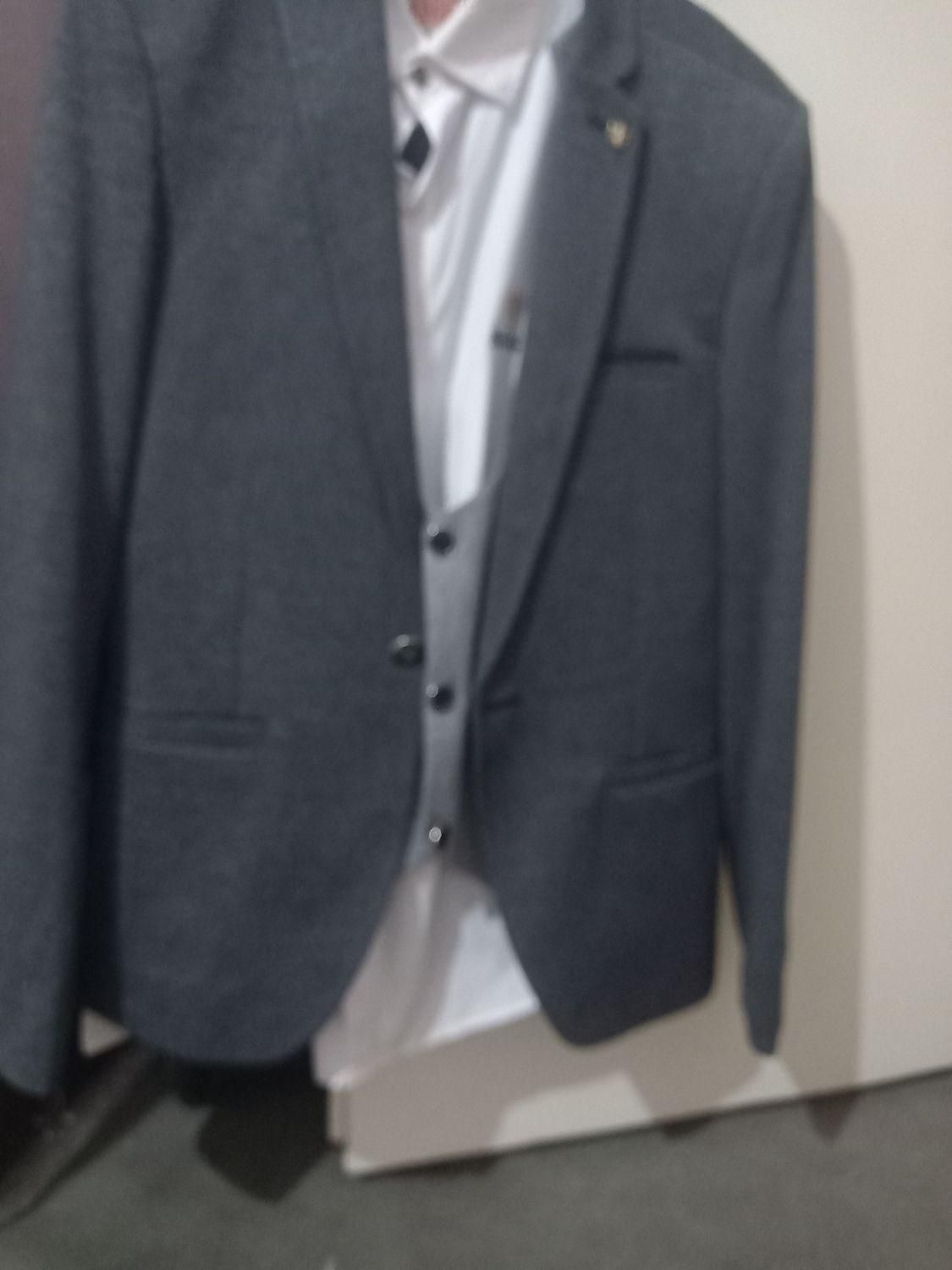 کت وشلوار|لباس|مشکیندشت, |دیوار