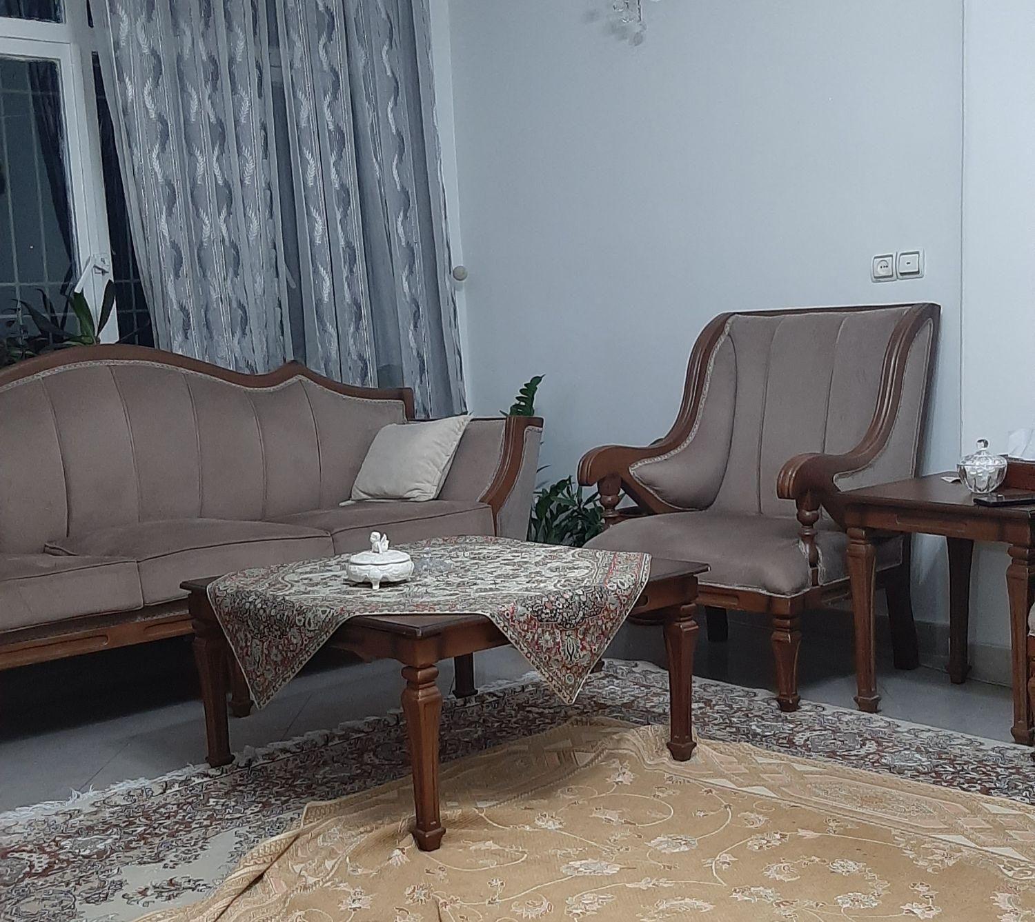 مبلمان کلاسیک در حد نو|مبلمان خانگی و میز عسلی|تهران, شهرآرا|دیوار