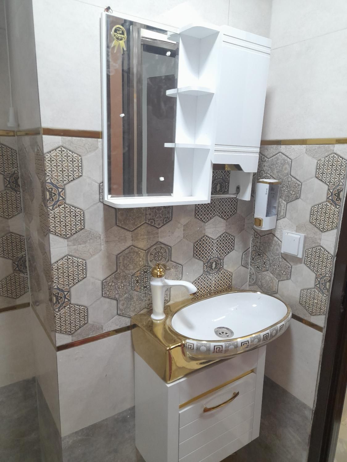 خدمات لوله کشی آب/تعمیرنشتی لوله ها/نصبیات،تعمیرات|خدمات پیشه و مهارت|تبریز, |دیوار