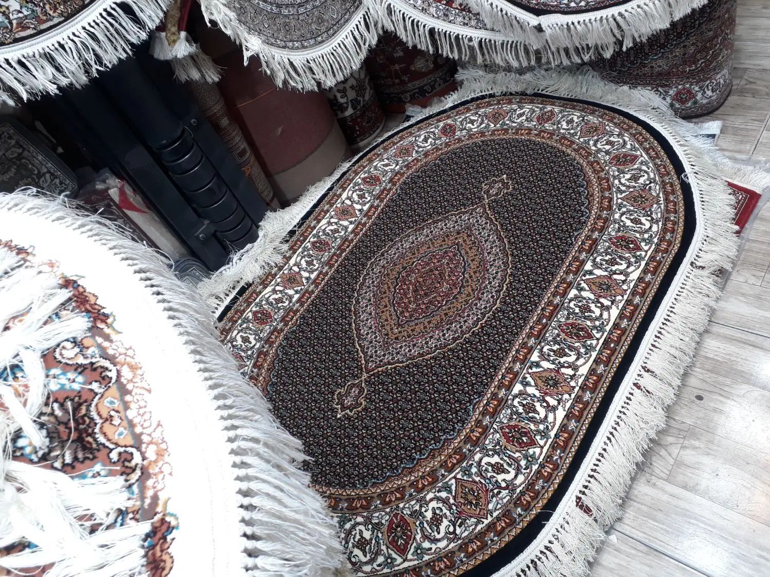 فرش بیضی ماهی ۷۰۰شانه اخوان نخ اکریلیک ۱×۱/۵|فرش|تبریز, |دیوار
