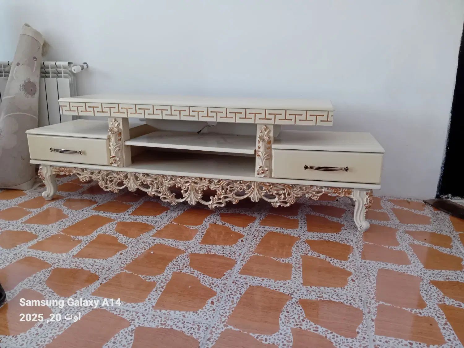 زیرتلویزیونی بدون ایراد و خط و خش سه میلیون پانصد|میز تلویزیون|جوانرود, |دیوار