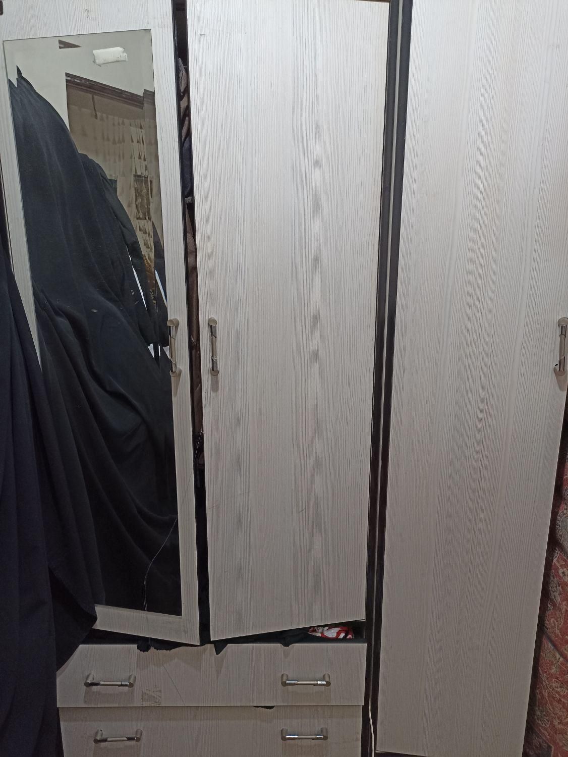 مبل کمد گنجه آینه کنسول دراور میز کوسن کاور عسلی|مبلمان خانگی و میز عسلی|گلبهار, |دیوار
