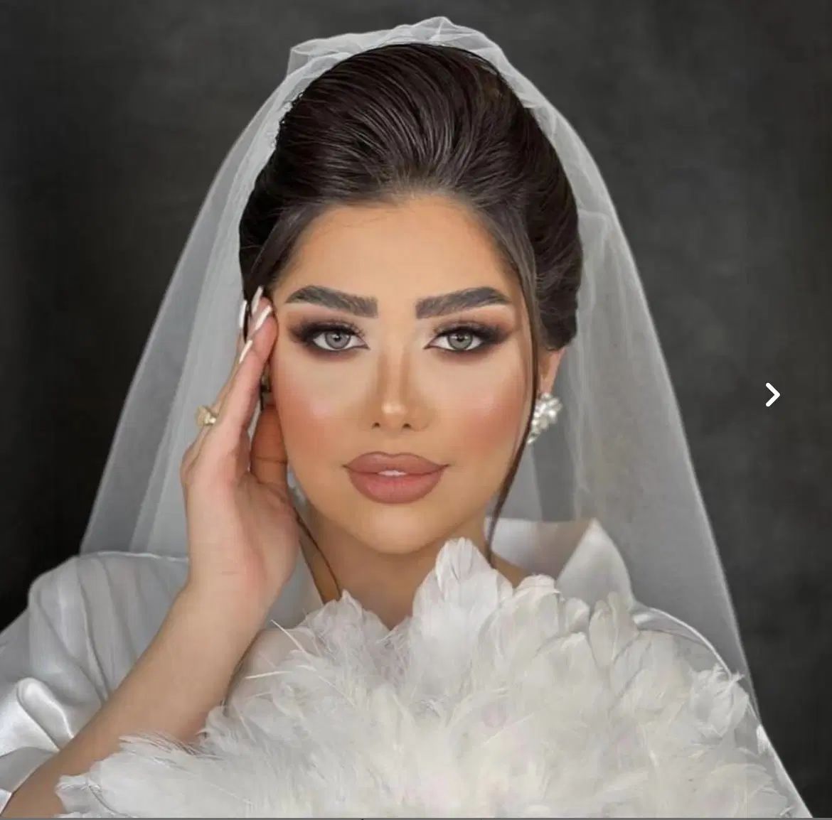 خدمات تخصصی عروس وشنیون ومیکاپ ورنگ،هایلایت،کوتاهی|خدمات آرایشگری و زیبایی|اصفهان, آبشار|دیوار