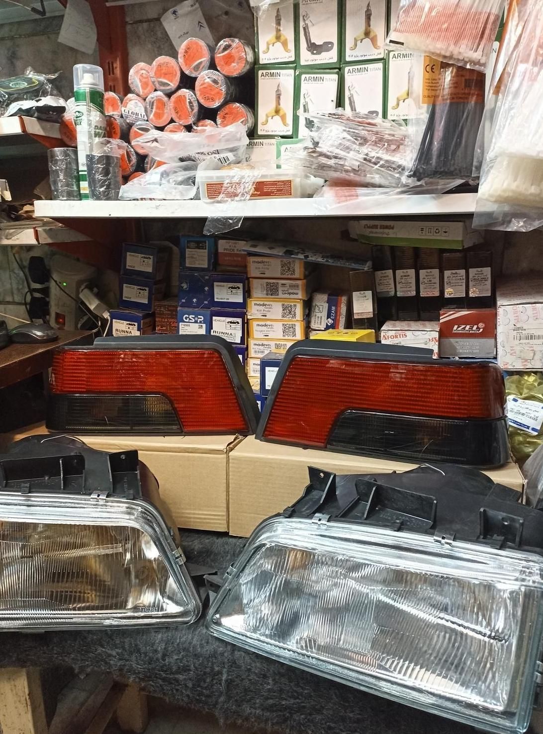 *چراغ جلو +خطر عقب ۴۰۵ پارسSlxسورن اریسان|قطعات یدکی و لوازم جانبی|مشهد, هفده شهریور|دیوار