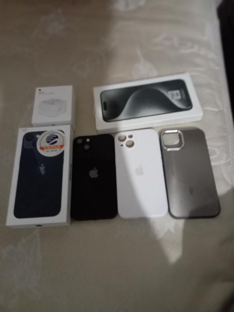 iPhone 13normal|موبایل|کرج, کلاک نو|دیوار