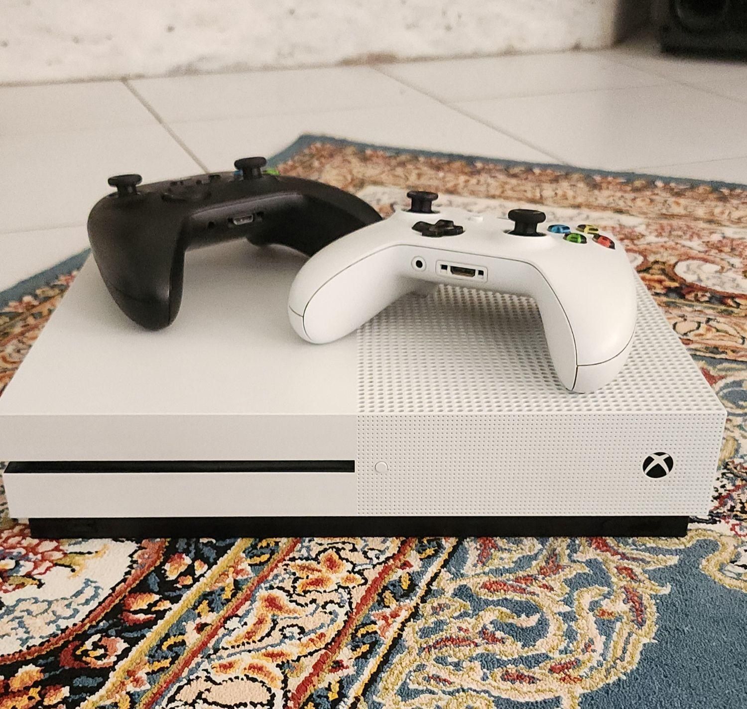 Xbox one دو دسته تمیز (آنلاین)|کنسول، بازی ویدئویی و آنلاین|تهران, تهرانپارس شرقی|دیوار