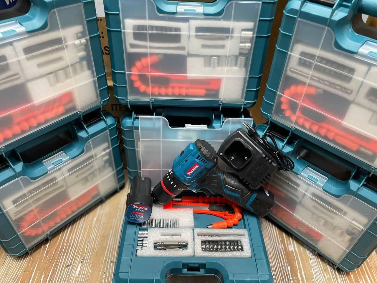 دریل شارژی براش لس دیوالت و ماکیتا|ابزارآلات|مرودشت, مختارآباد|دیوار