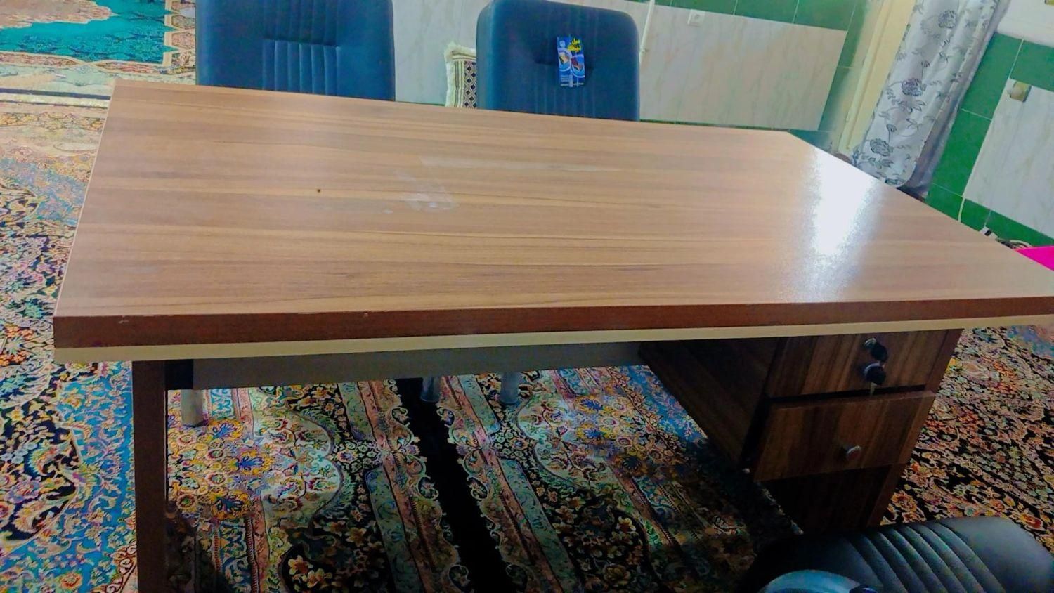 میزاداری نو.۱ عدد میزبزرگ.۱عددگل میز کوچک|مبلمان اداری|یاسوج, |دیوار