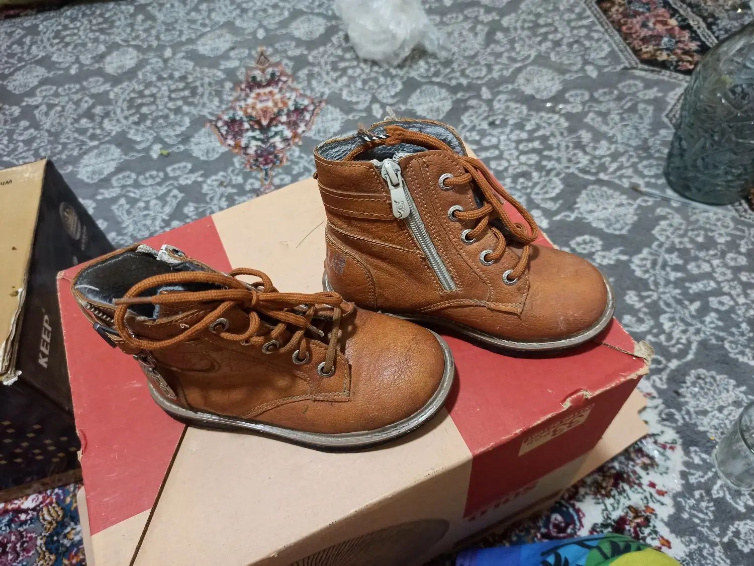 بوت بچه گانه|کفش و لباس بچه|اصفهان, حصه شمالی|دیوار