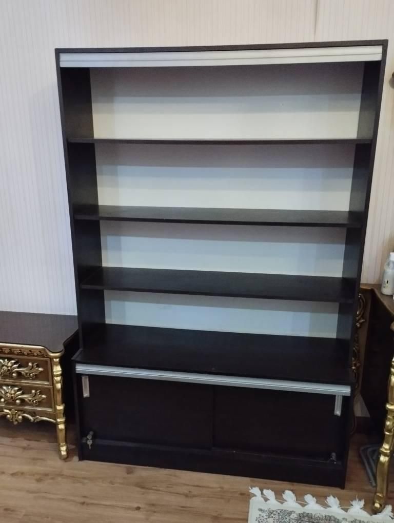 کتابخانه|کتابخانه، شلف، قفسه‌های دیواری|بابل, |دیوار