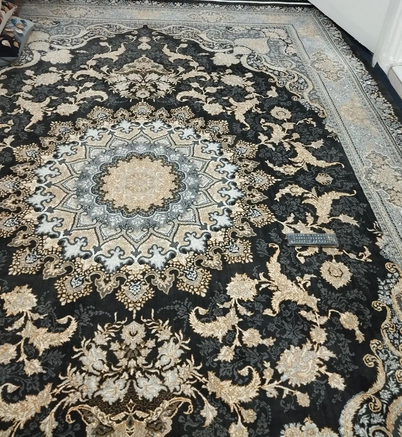 دو تخته فرش در حد نو|فرش|تهران, شهرک ولیعصر جنوبی|دیوار