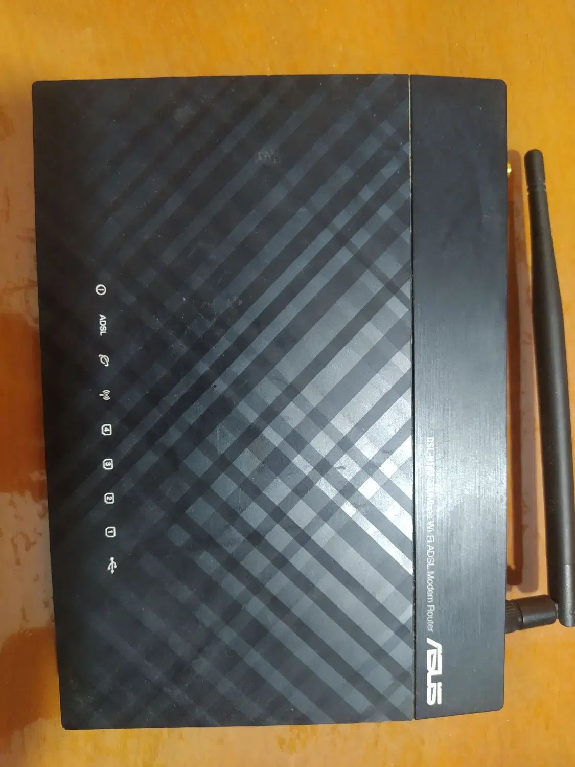 مودم روتر بی‌سیم ASUS مدل DSL-N14U در حد نو|مودم و تجهیزات شبکه|اصفهان, سپاهان‌شهر|دیوار
