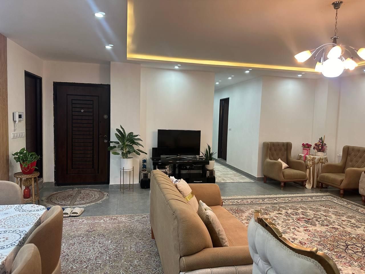 اجاره آپارتمان 130 متری فول امکانات|اجارهٔ کوتاهمدت آپارتمان و سوئیت|رشت, گیل|دیوار