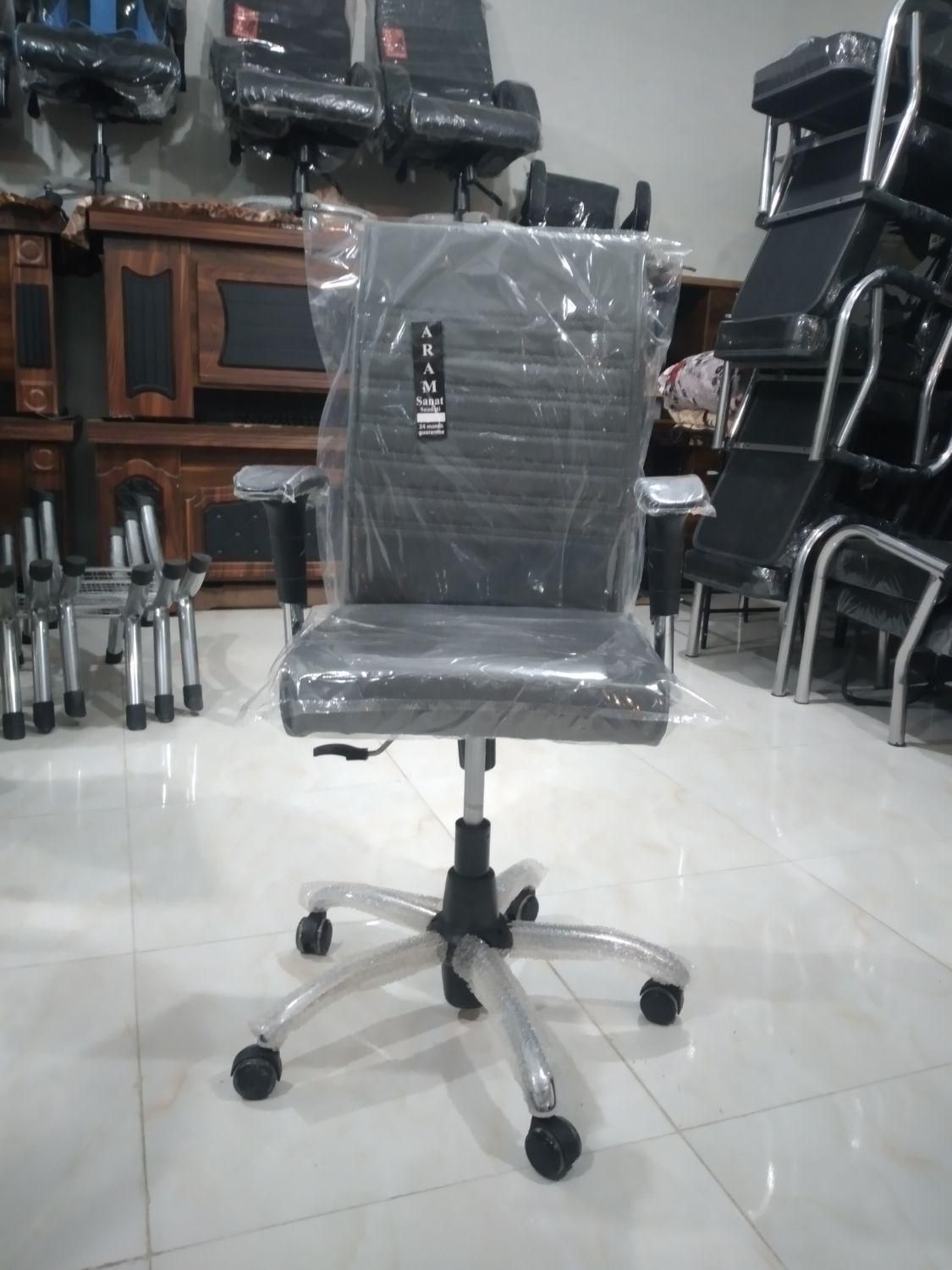 میز وصندلی اداری ودفتری|دفتر کار|ساوه, |دیوار