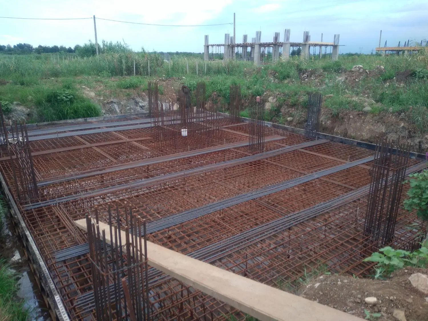 اجرای اسکلت ساختمان (آرماتور وقالب بندی)|خدمات پیشه و مهارت|لنگرود, |دیوار