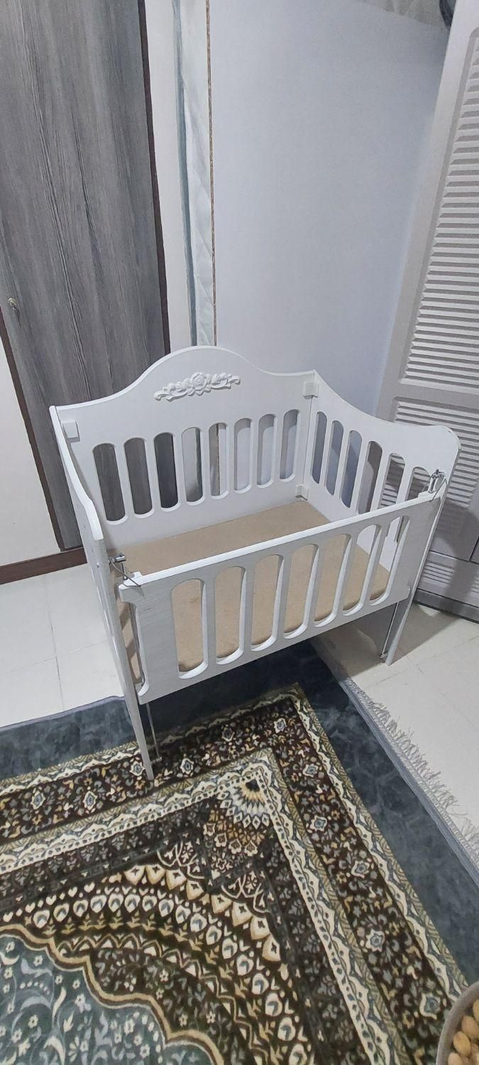 تخت کودک وکیوم|تخت و صندلی بچه|شیراز, آزادگان|دیوار