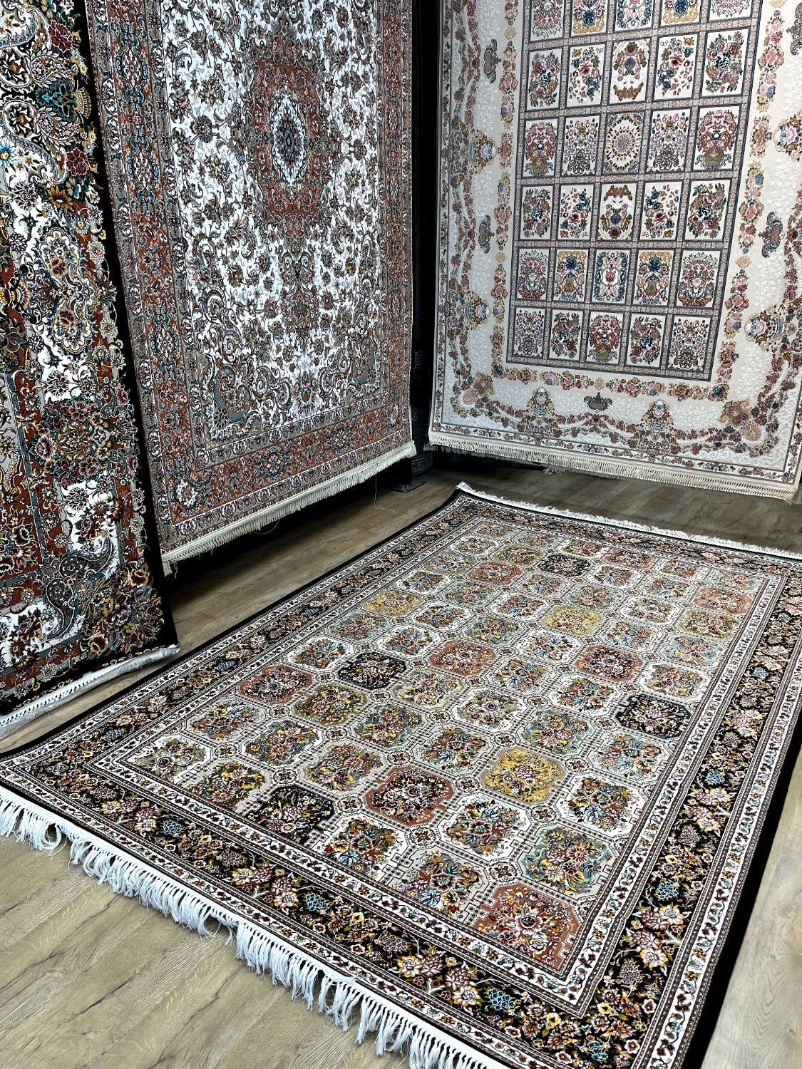 فرش ماشینی ۶ متری خشتی سرمه ای(فرش هنرمند)|فرش|تبریز, |دیوار