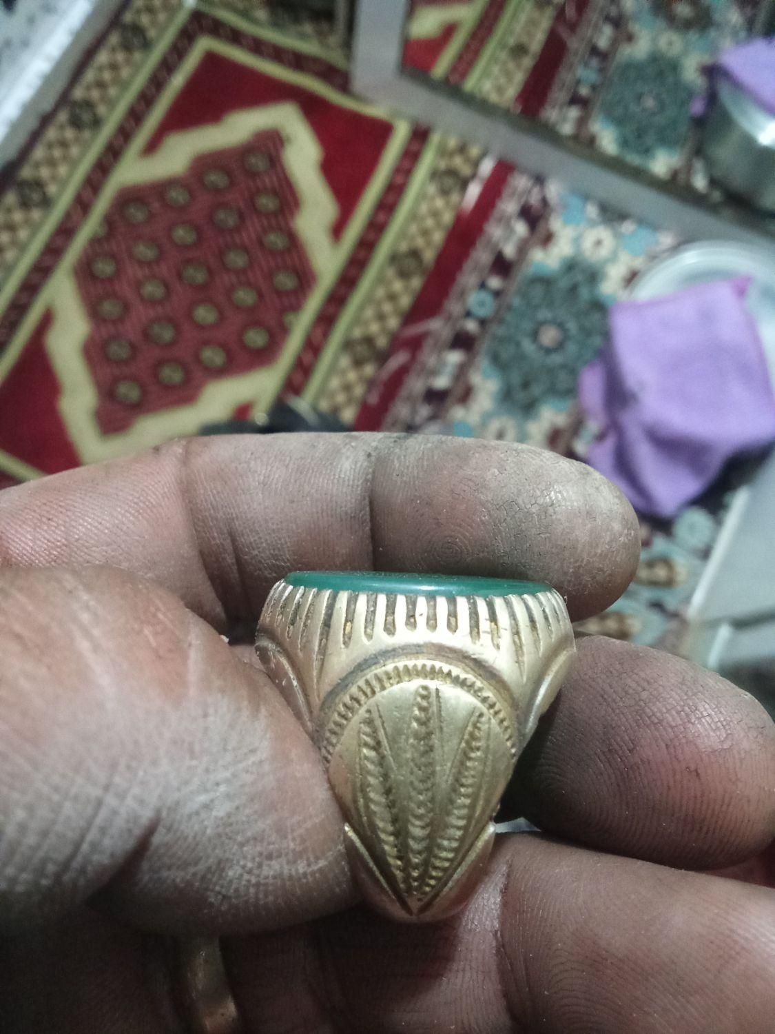انگشترنقره‌قدیمی ‌‌نگین‌روی‌انگشترعقیق‌سبز‌|کلکسیون اشیاء عتیقه|قروه, |دیوار