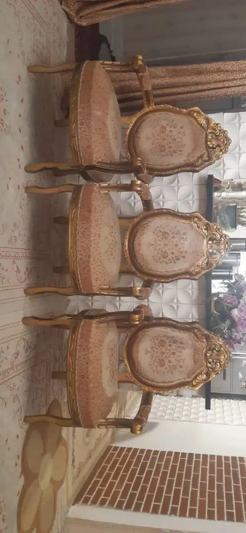 دو دست مبل سلطنتی|مبلمان خانگی و میز عسلی|کرج, کلاک پایین|دیوار